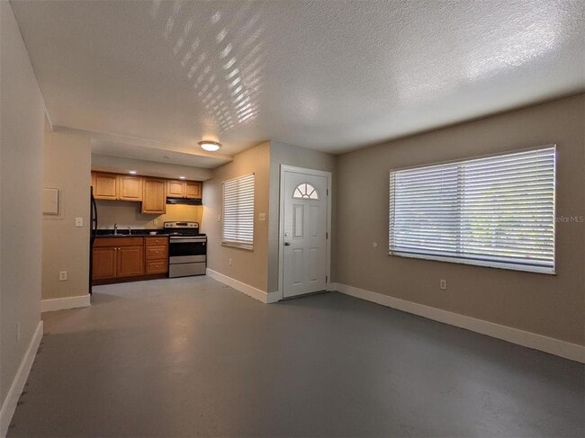 Building Photo - 1090 Cocoanut Ave