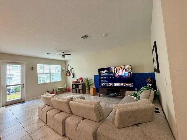 Building Photo - 2905 Title St