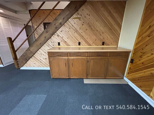 Building Photo - 136 Grimes St