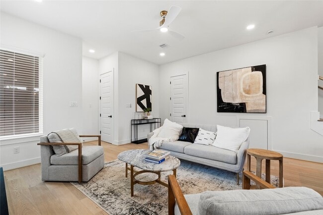 Building Photo - 4108 Cortlandt St