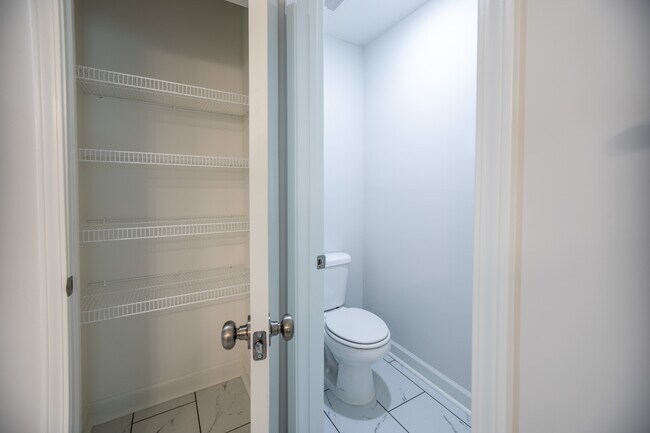 Building Photo - 7172 Paisley Cir