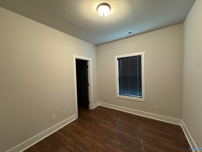 Building Photo - 103 Parvin Way Dr