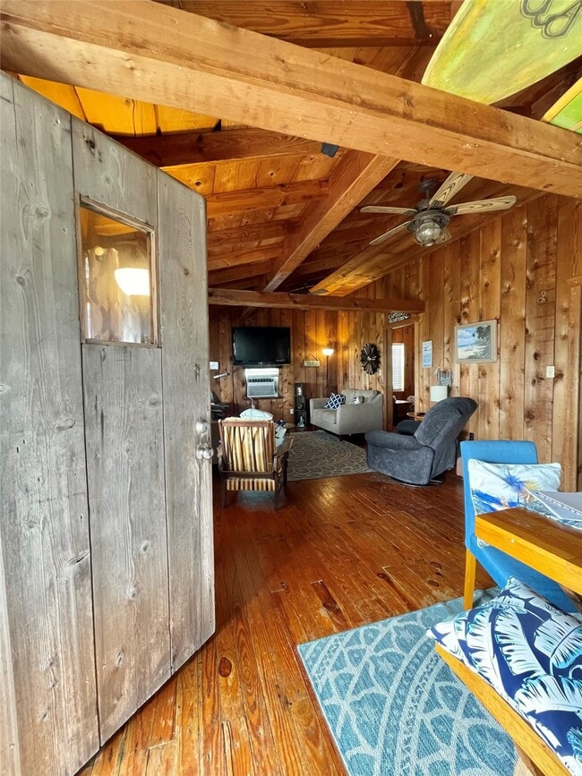 Building Photo - 1111 Surf Dr