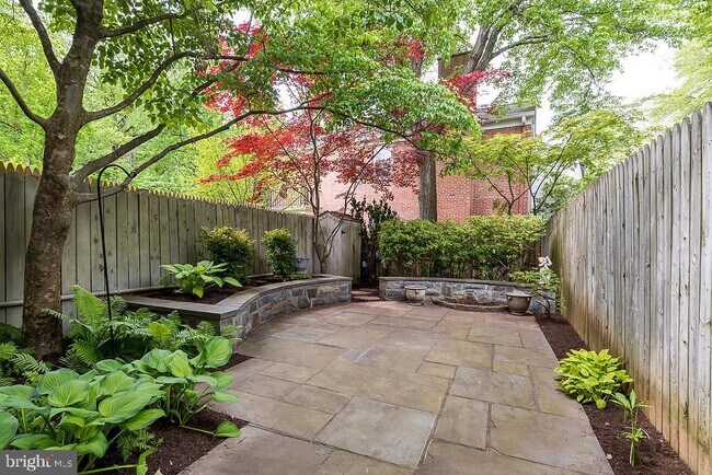 Building Photo - 3500 Hamlet Pl