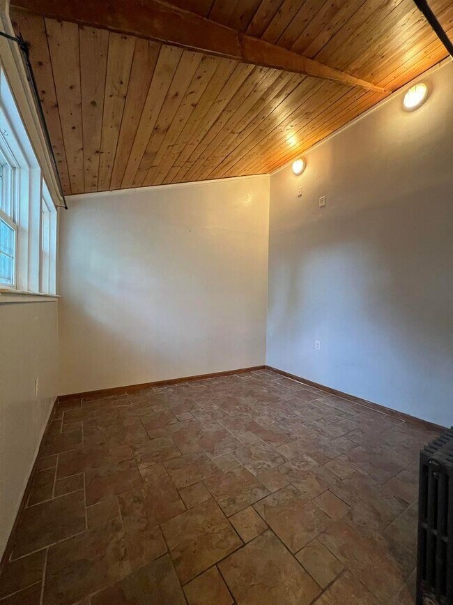 Building Photo - 334 Paterson Plank Rd