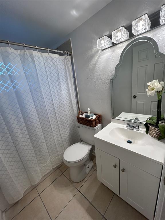 Building Photo - 7313 Royal Palm Dr