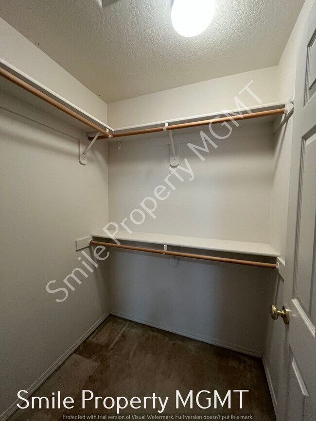 Building Photo - Spacious 3 Bedroom Home in Bethany neighborhood