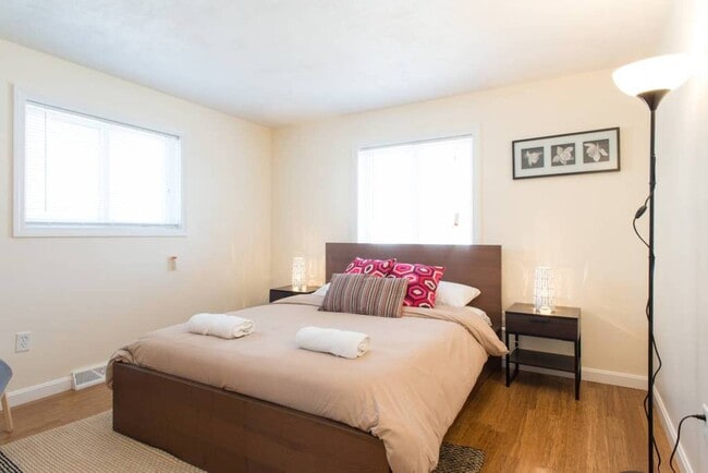 Building Photo - 37 Oxford Cir