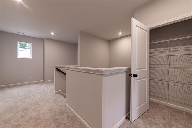 Building Photo - 212 Birchwood Row