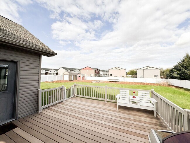 Building Photo - Beautiful Custom Home For Rent In Rexburg!