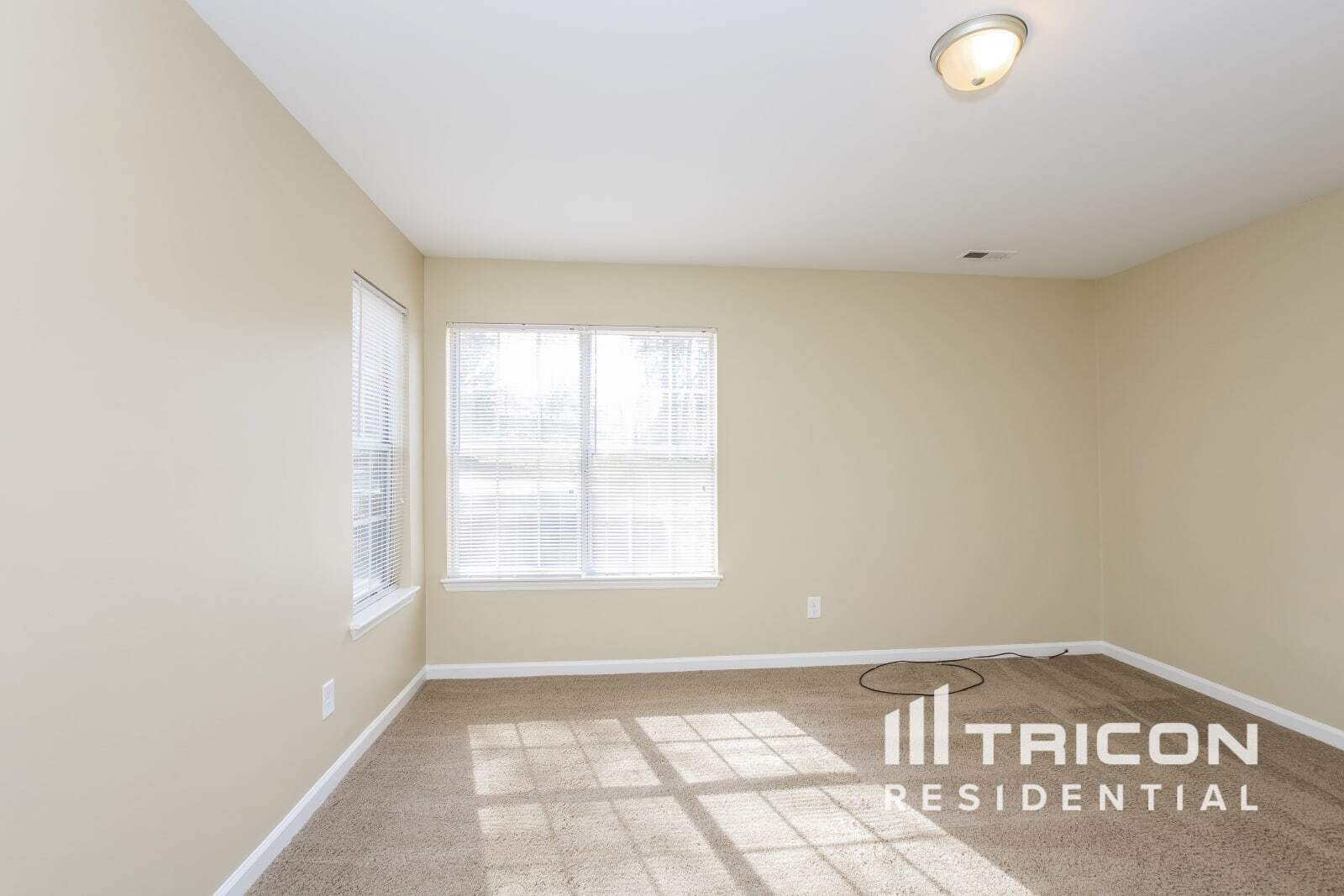 Building Photo - 5407 River Falls Dr