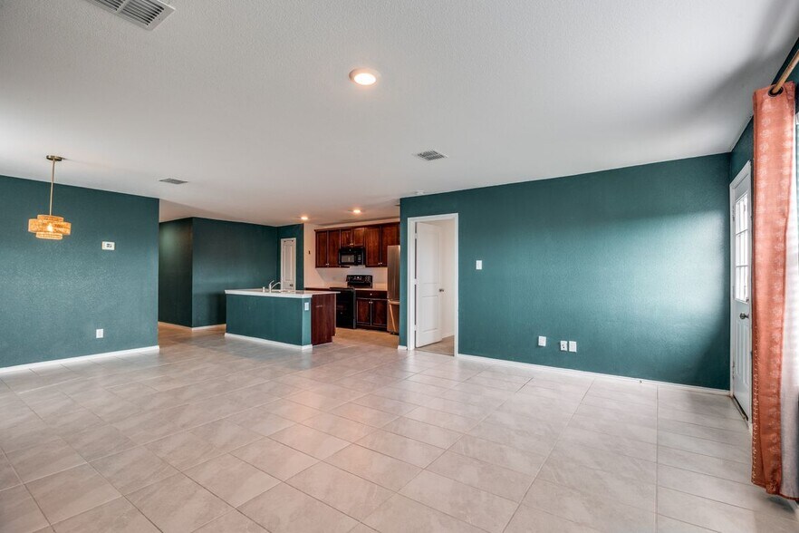 Building Photo - 5421 Rockrose Ln