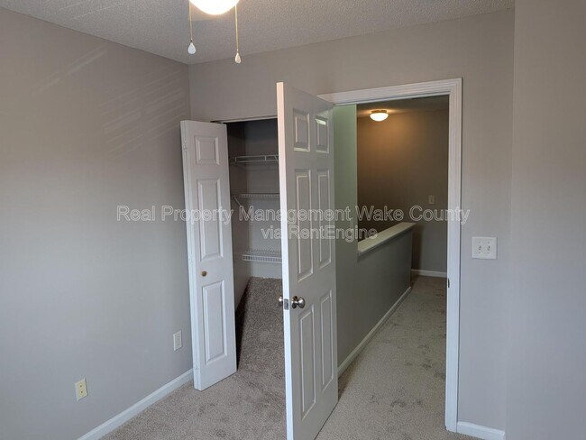 Building Photo - 112 Graystar Rd