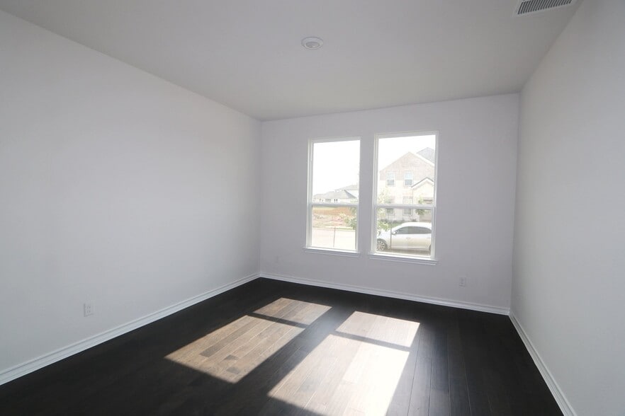 Building Photo - 109 Rampart Lp