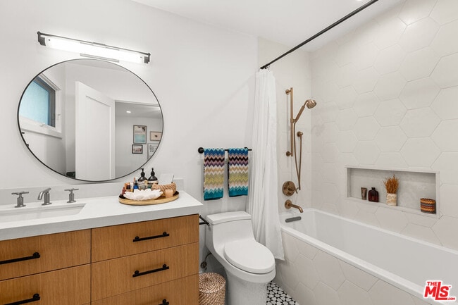 Building Photo - 3355 Alana Dr