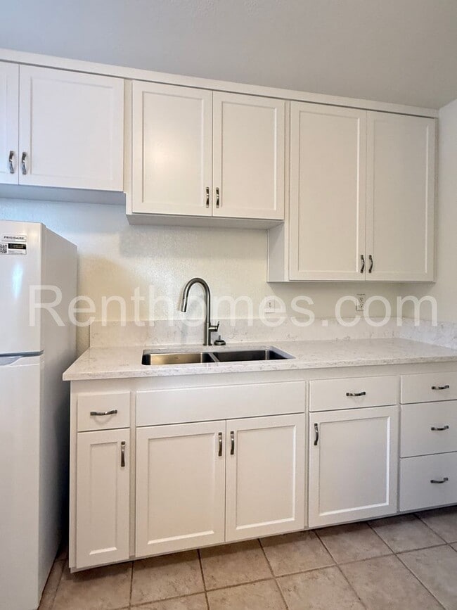 Building Photo - 5281 Constitution Rd