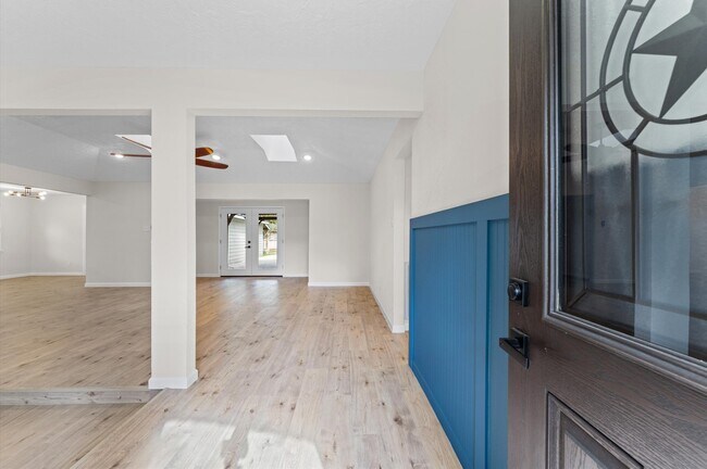 Building Photo - 27241 Wells Ln