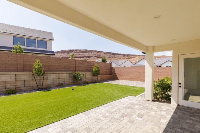 Building Photo - Beautiful 5 bed | 4 Bath | 3 Car Garage