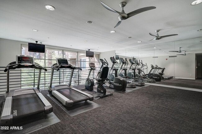 Building Photo - 1701 E Colter St