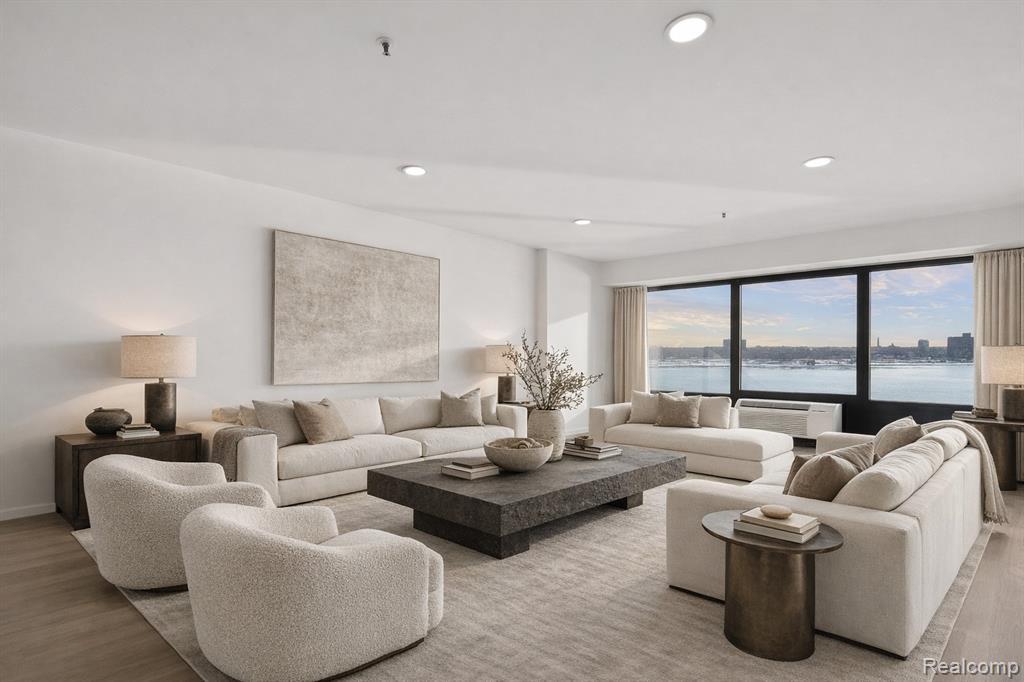 Building Photo - 300 Riverfront Dr