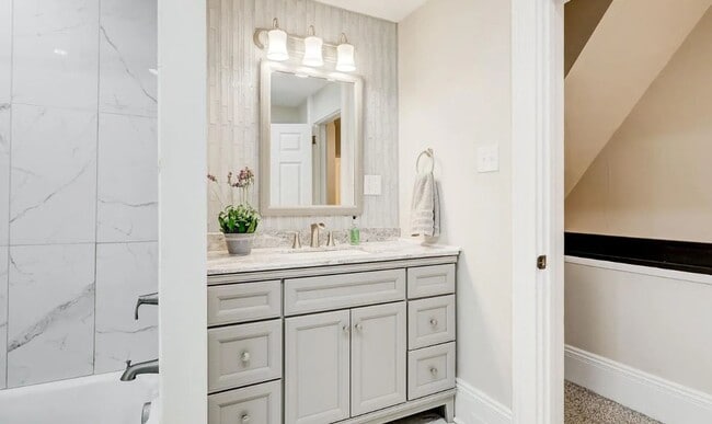 Building Photo - Spacious 3-Bedroom 2 Bath Home with Modern Comforts