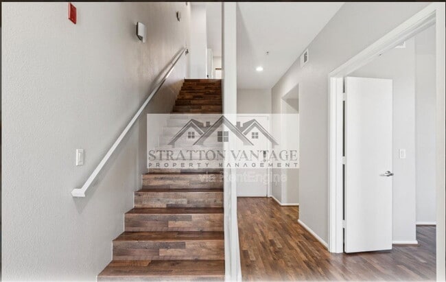 Building Photo - 6745 N 93RD Ave