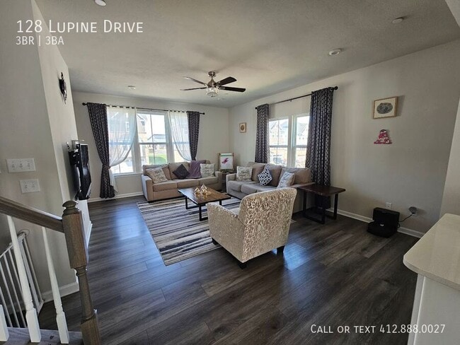 Building Photo - 128 Lupine Dr
