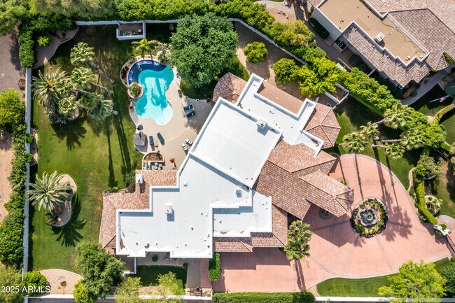 Building Photo - 6649 E Berneil Dr