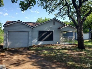 Building Photo - 2227 Westbrook Ave