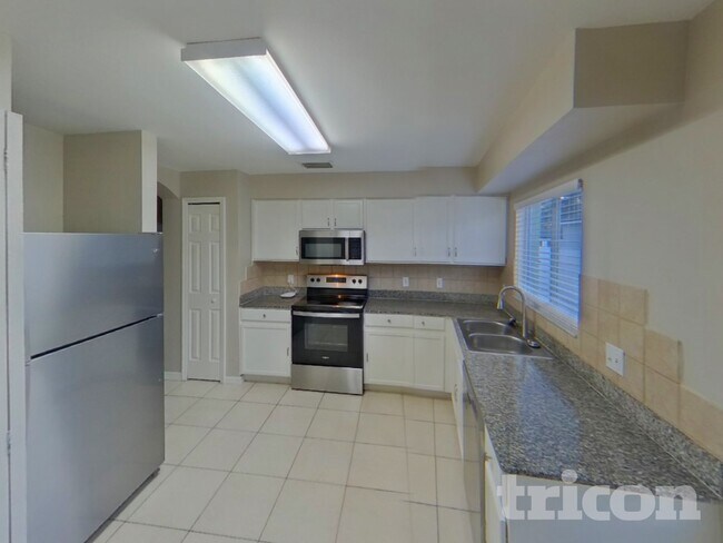 Building Photo - 11813 Brenford Crest Dr