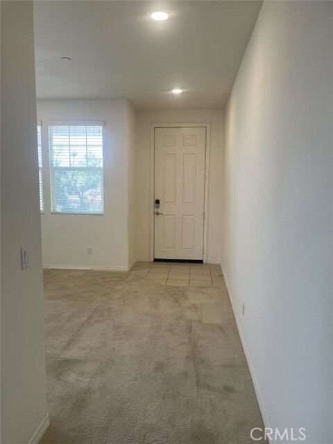 Building Photo - 3272 E Yellowstone Dr