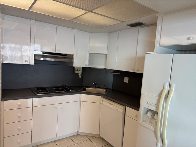 Building Photo - 3800 Galt Ocean Dr