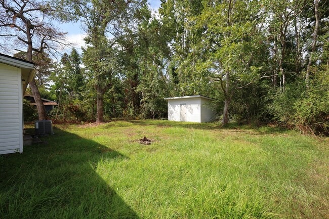 Building Photo - 2948 Dogwood Cir