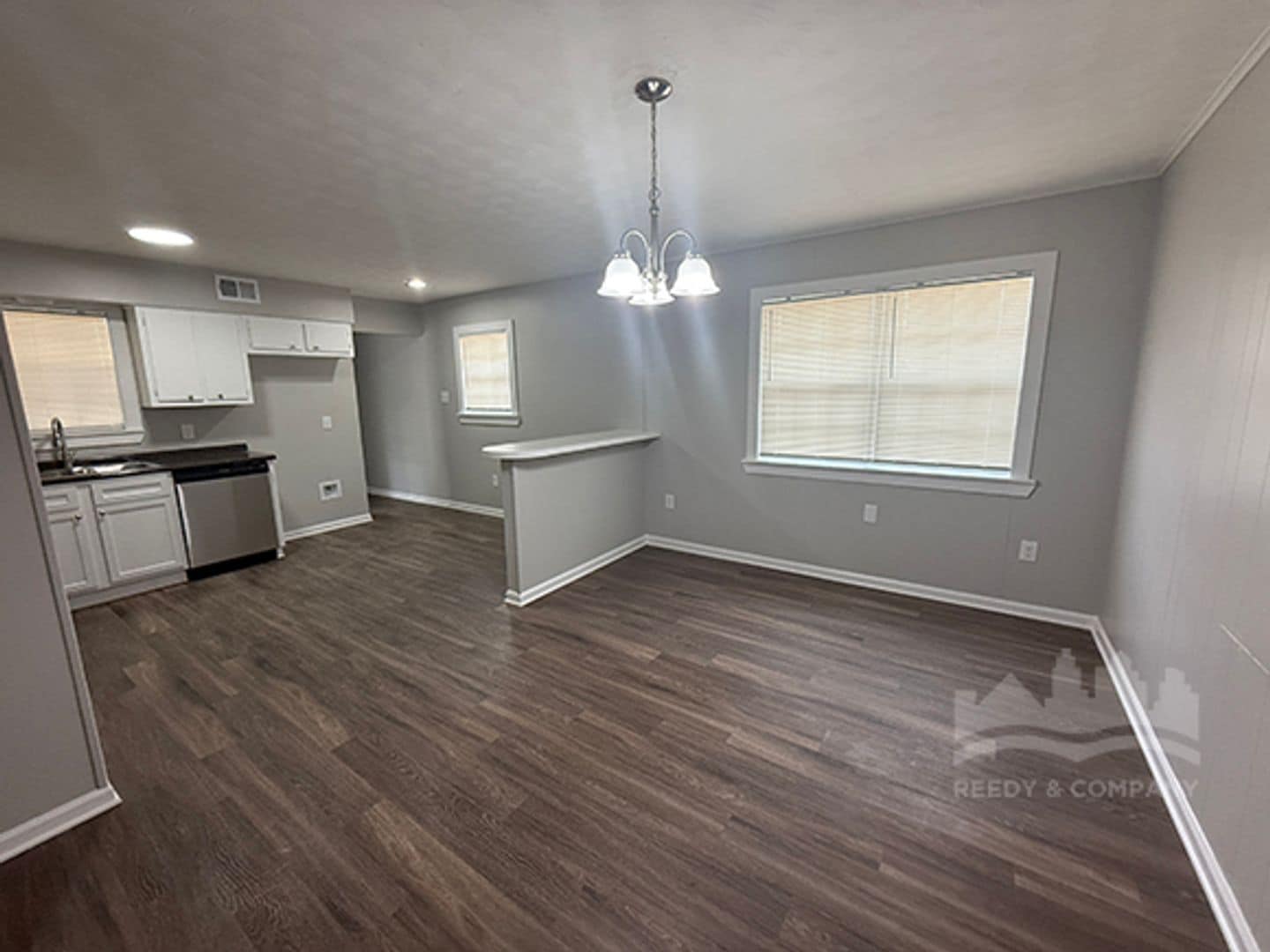 Building Photo - 2759 Southmeade Ave