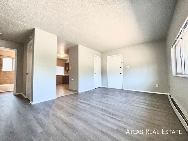 Primary Photo - 4319 Dewey Dr