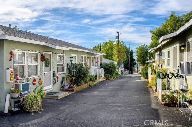 Building Photo - 10230 Silverton Ave
