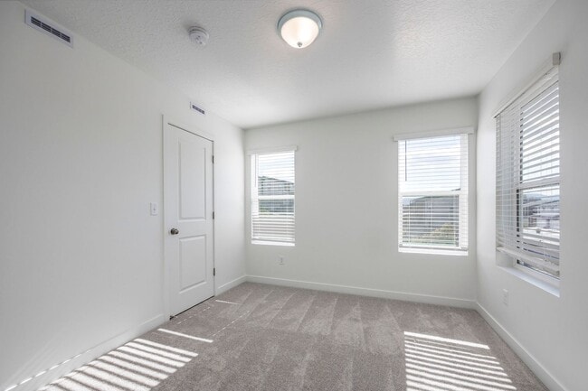 Building Photo - End Unit New Construction with Finished Basement Includes Utilities in New Jordanelle Ridge Neigh...