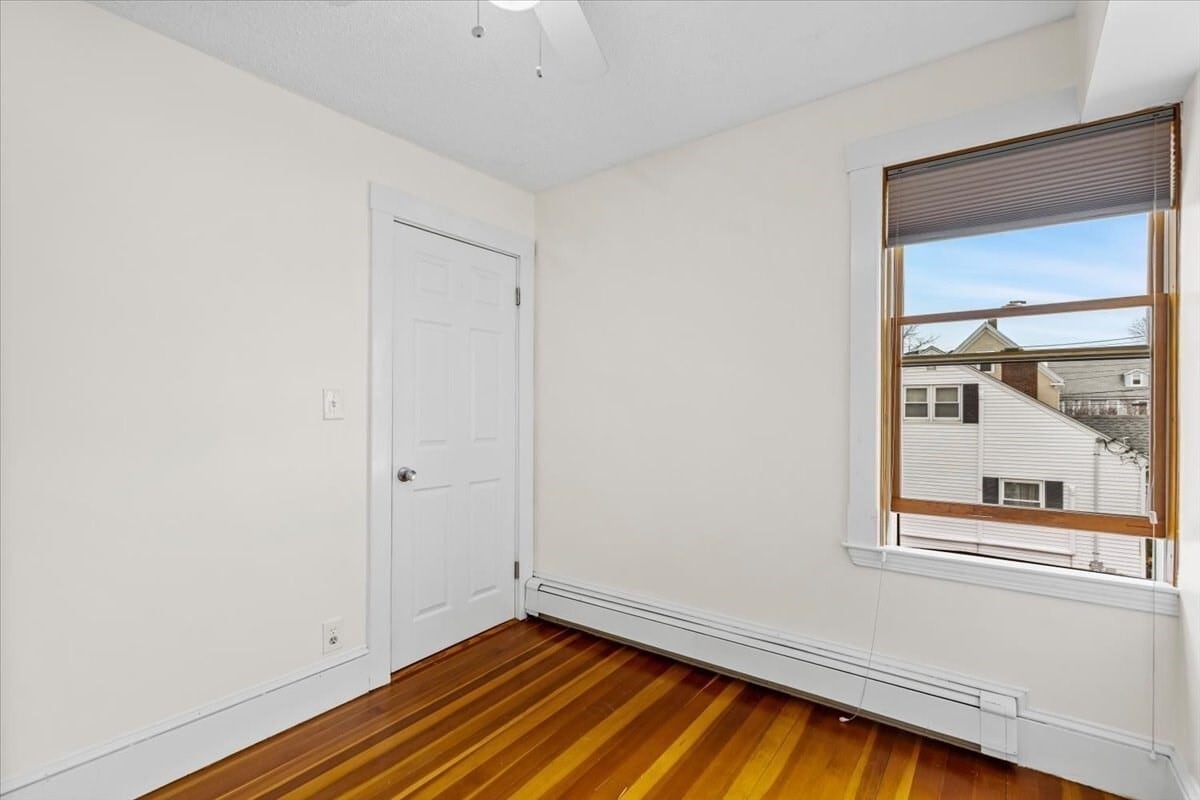 Building Photo - 15 Hillock St