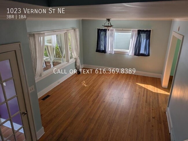Building Photo - 1023 Vernon St NE