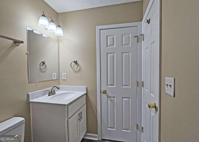 Building Photo - 6627 Banbury Ct NW