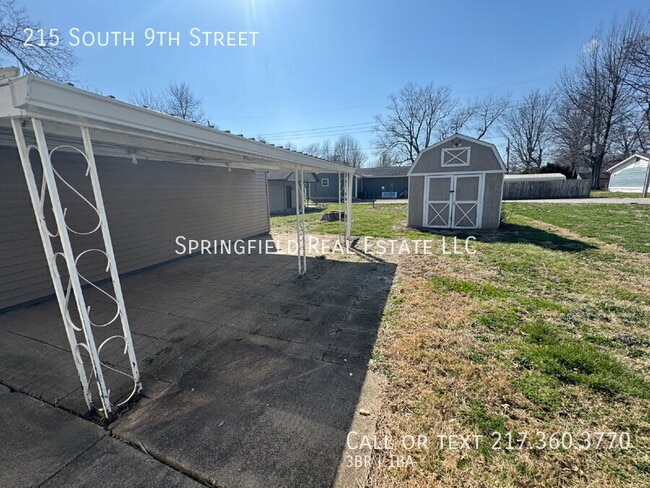 Building Photo - 215 S 9th St