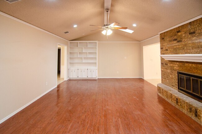 Building Photo - 5509 85th St