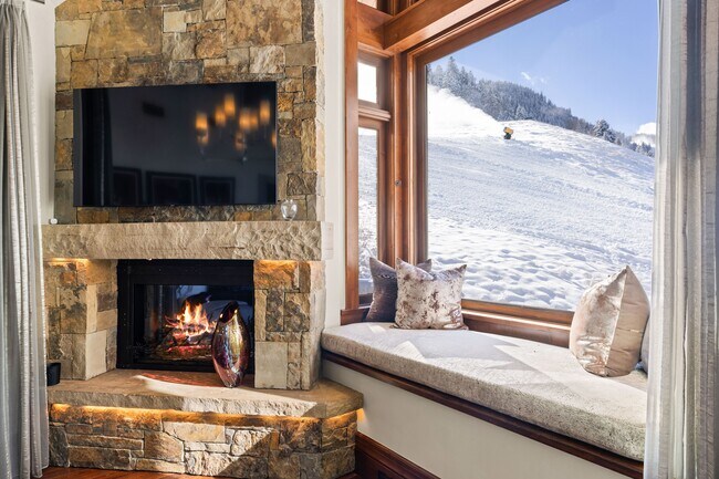 Building Photo - 472 Thunderbowl Ln