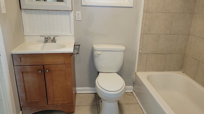 Building Photo - Beautiful  & Charming 4-Bedroom Home with ...
