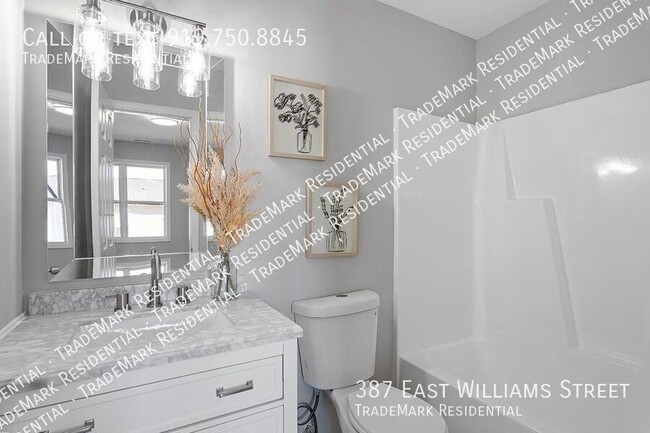 Building Photo - Gorgeous, Newly Renovated Townhome