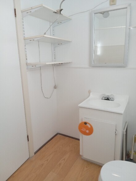 Building Photo - 207 E Grand Ave