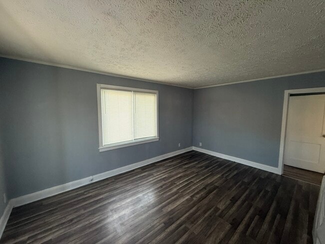 Building Photo - 1729 Shawnee Ave SE