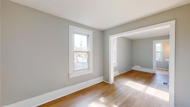 Building Photo - 1371 W 85th St