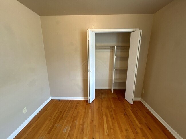 Building Photo - 1315 Jefferies, Killeen