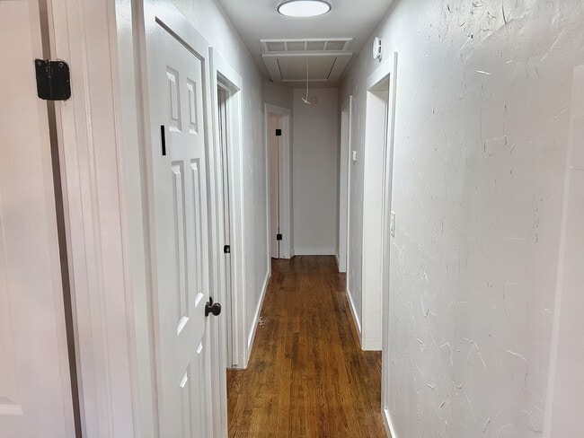 Building Photo - 3221 NE 16th St